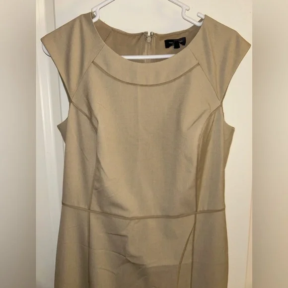 The Limited beige dress. Size 8 - Picture 4 of 4